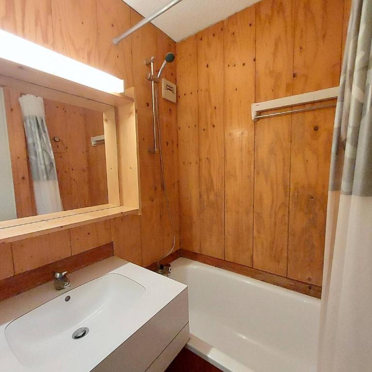 Charmant 2P, 5 Pers, Centre La Plagne, Parking, Casier à Skis - Apartamento de 1 dormitorio - 5