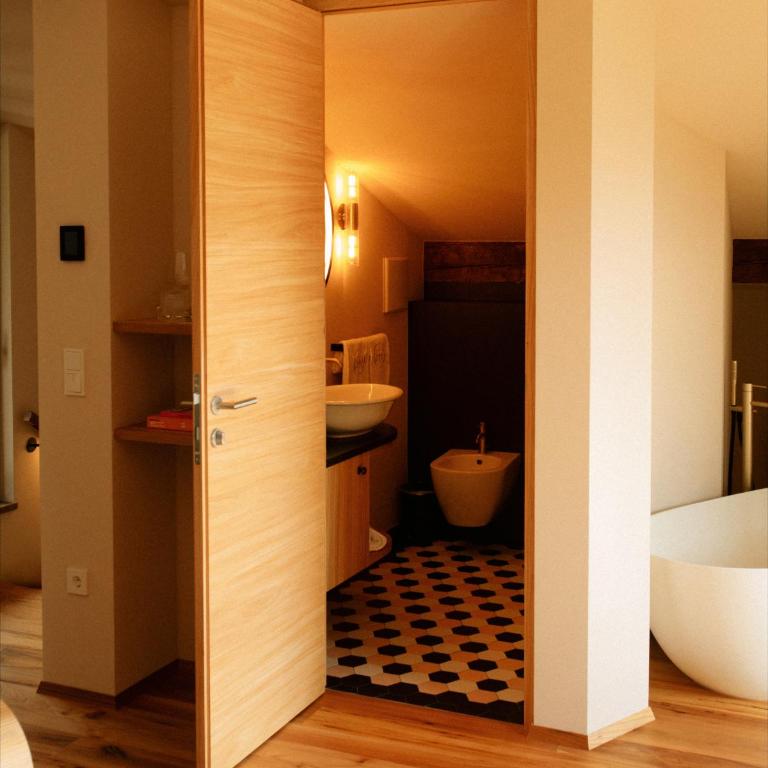 Langenmantel Historic Suites - Suite mit Balkon - 6