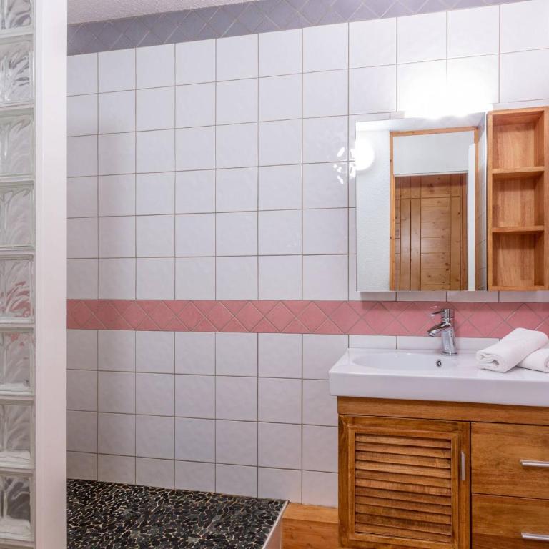 Duplex cosy 2 chambres, balcon, proche commerces et remontées, accepte animaux - FR-1-356-362 - Appartamento (7 Adulti) - 3