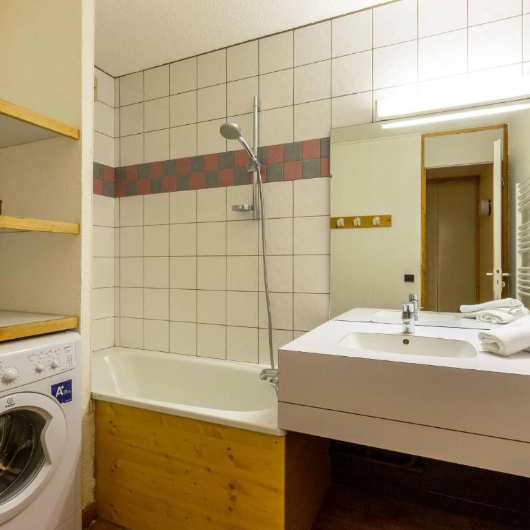 Duplex cosy 2 chambres, balcon, proche commerces et remontées, accepte animaux - FR-1-356-362 - Appartamento (7 Adulti) - 9