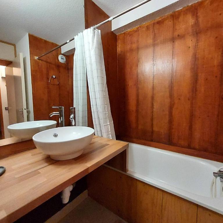 Studio divisible pour 4 personnes, centre station, animaux admis - Studio - 4