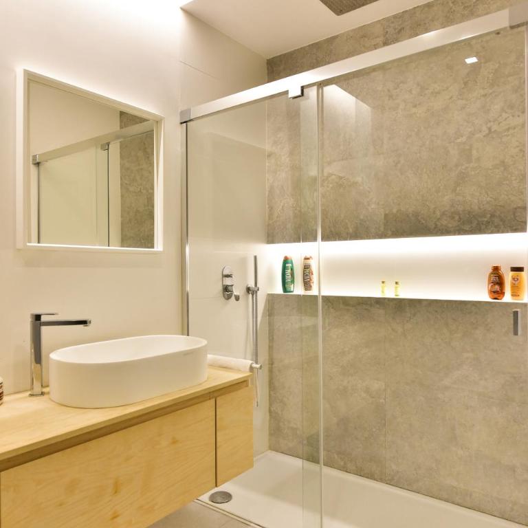 Oasi Piceni Apartment San Lorenzo - Appartamento Deluxe con 2 Camere da Letto e Balcone - 2
