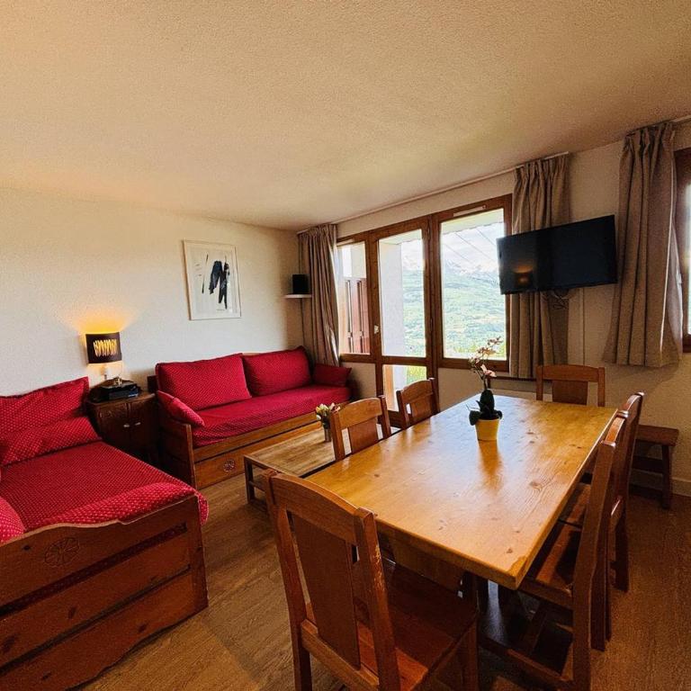 Charmant T3 avec terrasse, près des pistes, pour 6 personnes à La Plagne - Two-Bedroom Apartment - 4