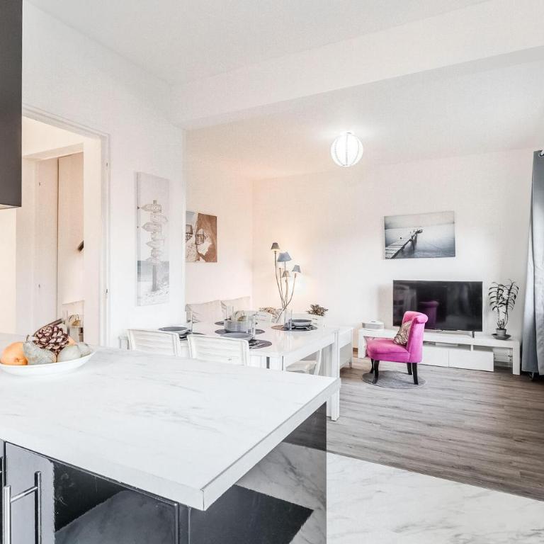 Beautiful Home In Royan With Wifi - Maison de Vacances 2 Chambres - 6