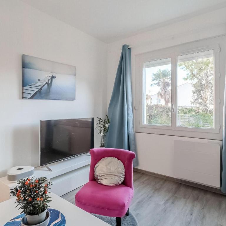 Beautiful Home In Royan With Wifi - Maison de Vacances 2 Chambres - 2
