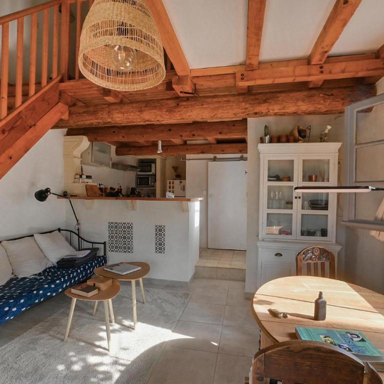 Amazing Home In Arles - Maison de Vacances 5 Chambres - 8