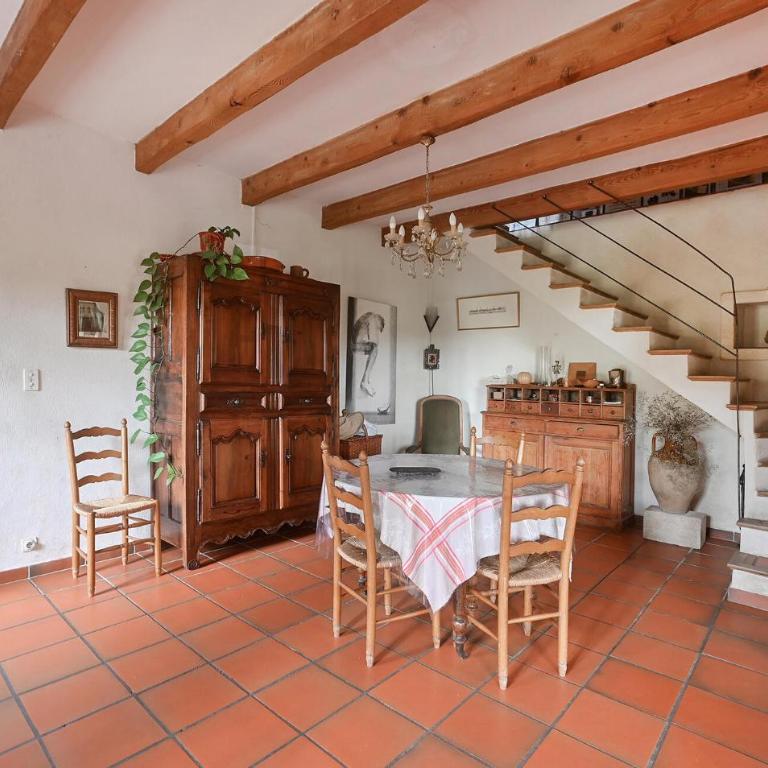 Amazing Home In Arles - Maison de Vacances 5 Chambres - 4
