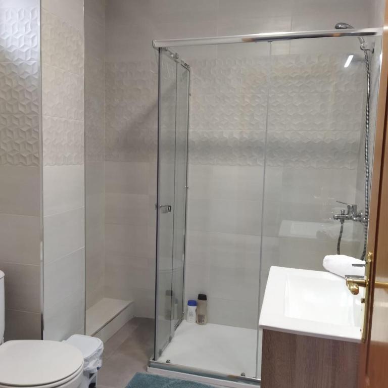 Piso Plaza de las Flores - Two-Bedroom Apartment - 26