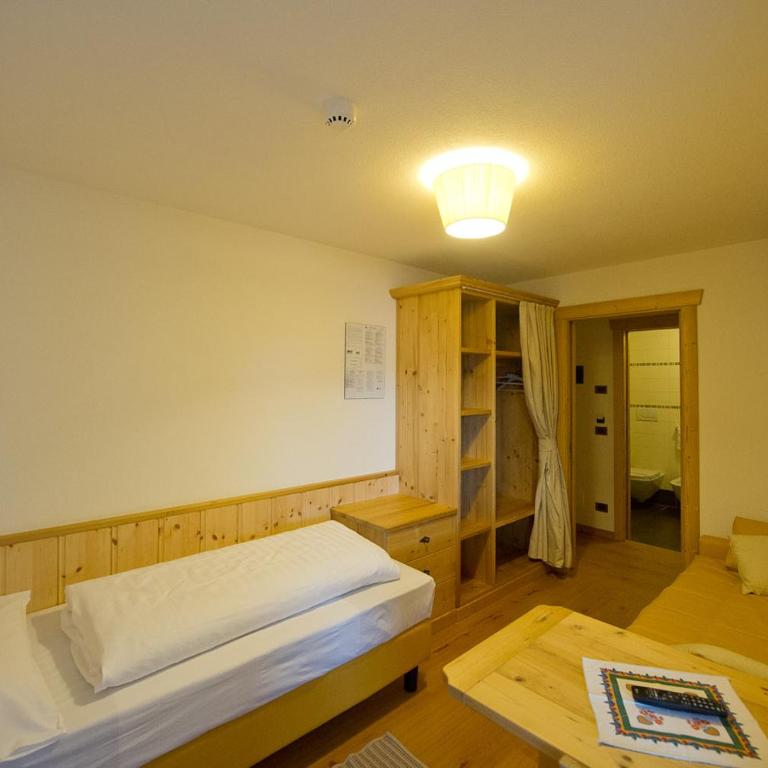Family & Wellness Hotel Fontana - Camera Singola con Vista Montagna - 4