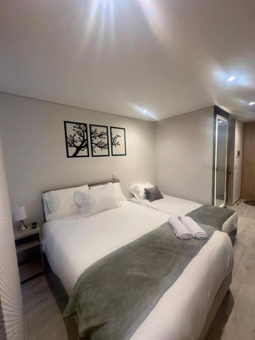 Apartaestudio único y exclusivo en Corferias - One-Bedroom Apartment - 7