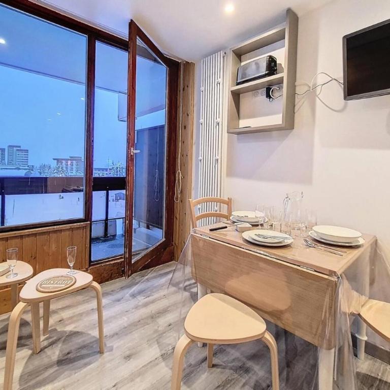 Résidence Chaviere - Studio lumineux · Départ et retour skis aux pieds · Balcon MAE-3554 - Studio - 9