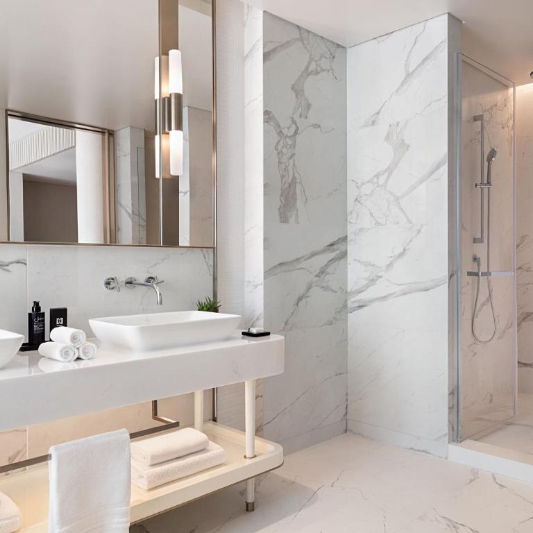 The St. Regis Belgrade - Caroline Astor King Suite with River View - 4