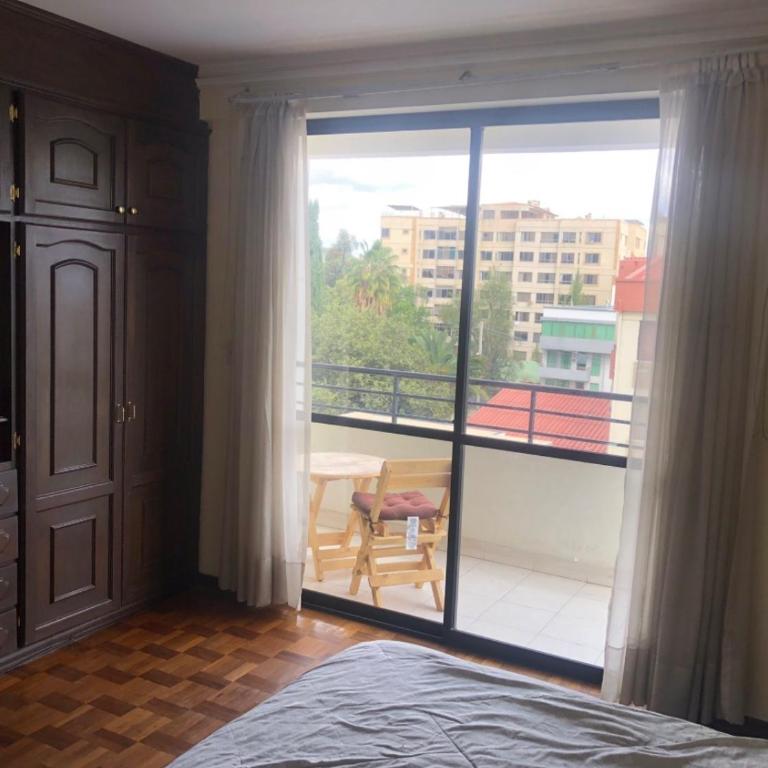 Amplio depto,parqueo,zona exclusiva - Three-Bedroom Apartment - 15