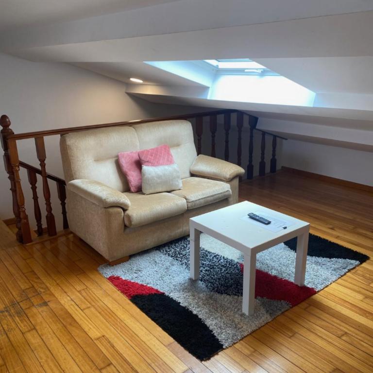 Atico en el casco histórico - Apartamento de 1 dormitorio - 1