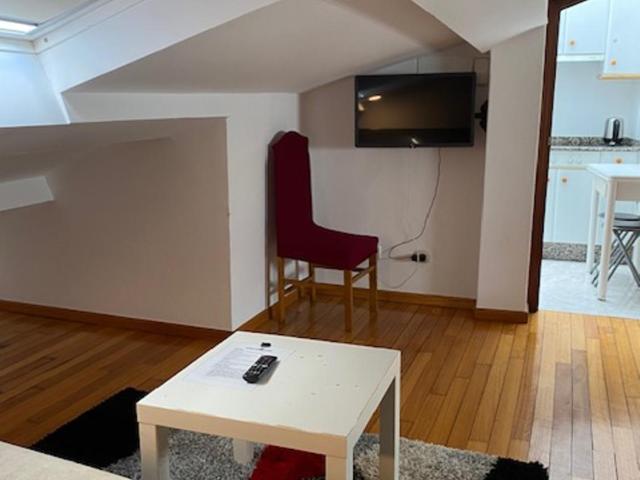 Atico en el casco histórico - Apartamento de 1 dormitorio - 3