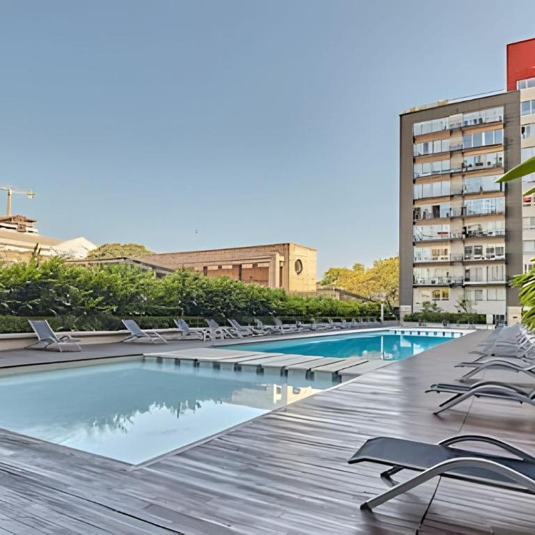 Luxury 5-Star Building Heated Pool, BBQ, Gym, Sauna in the Heart of Palermo Hollywood - Deluxe One-Bedroom Apartment with City View - 35