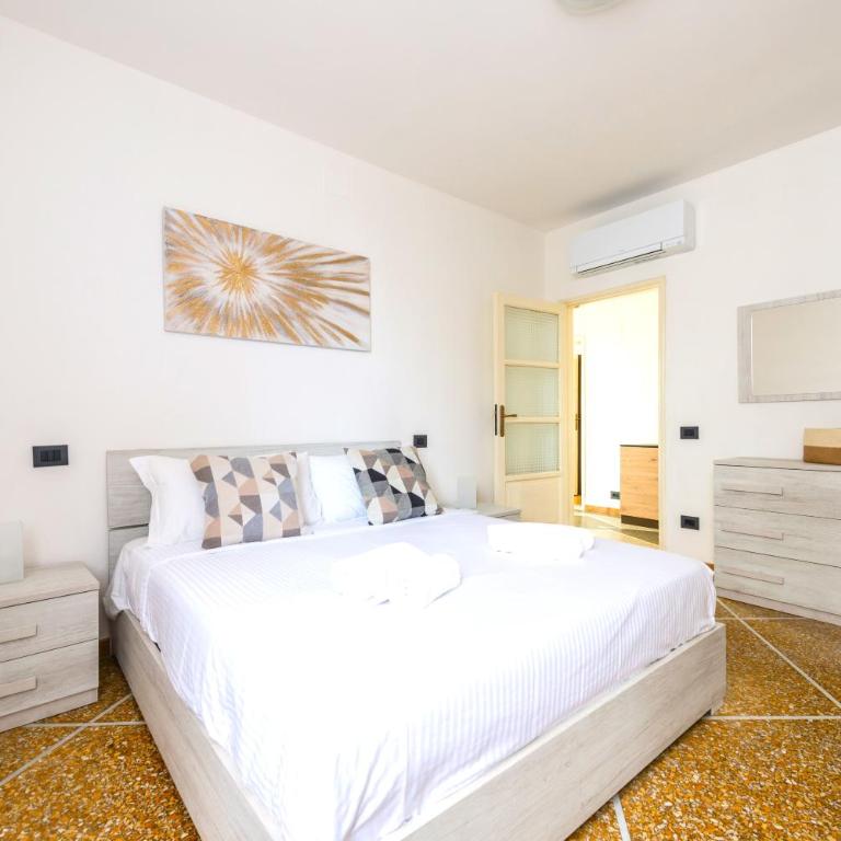 Hostly-Casa Serena-Near the Town Center - One-Bedroom Apartment - 5