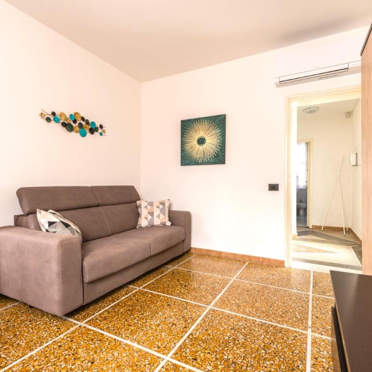 Hostly-Casa Serena-Near the Town Center - One-Bedroom Apartment - 8
