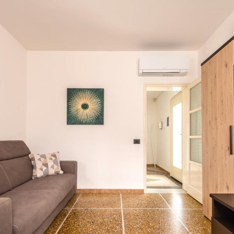 Hostly-Casa Serena-Near the Town Center - One-Bedroom Apartment - 11