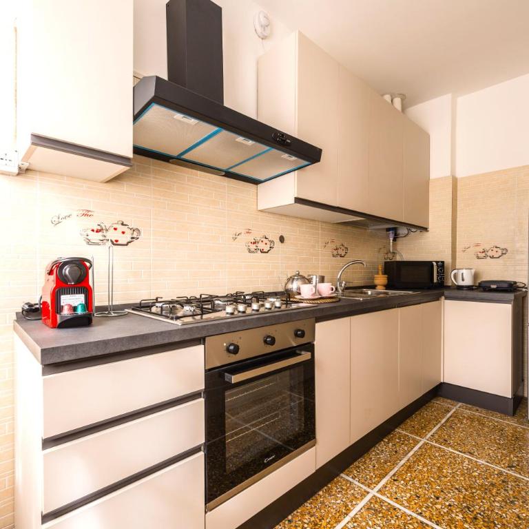 Hostly-Casa Serena-Near the Town Center - One-Bedroom Apartment - 16