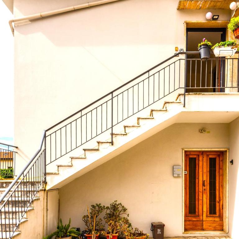 Hostly-Casa Serena-Near the Town Center - One-Bedroom Apartment - 30