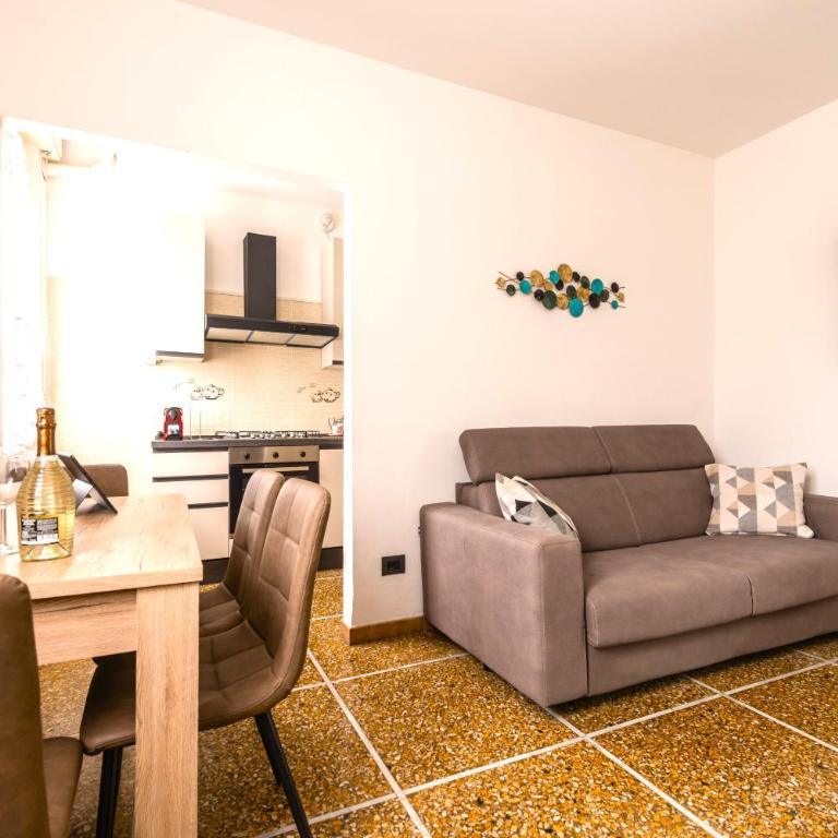 Hostly-Casa Serena-Near the Town Center - One-Bedroom Apartment - 13