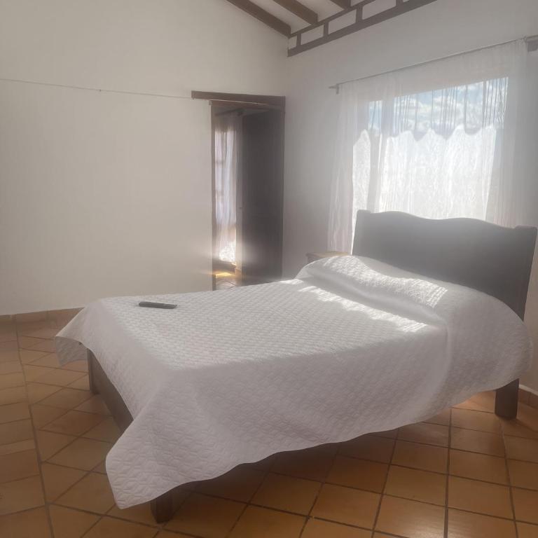 Agradable Casa al Estilo Colonial - Three-Bedroom House - 16