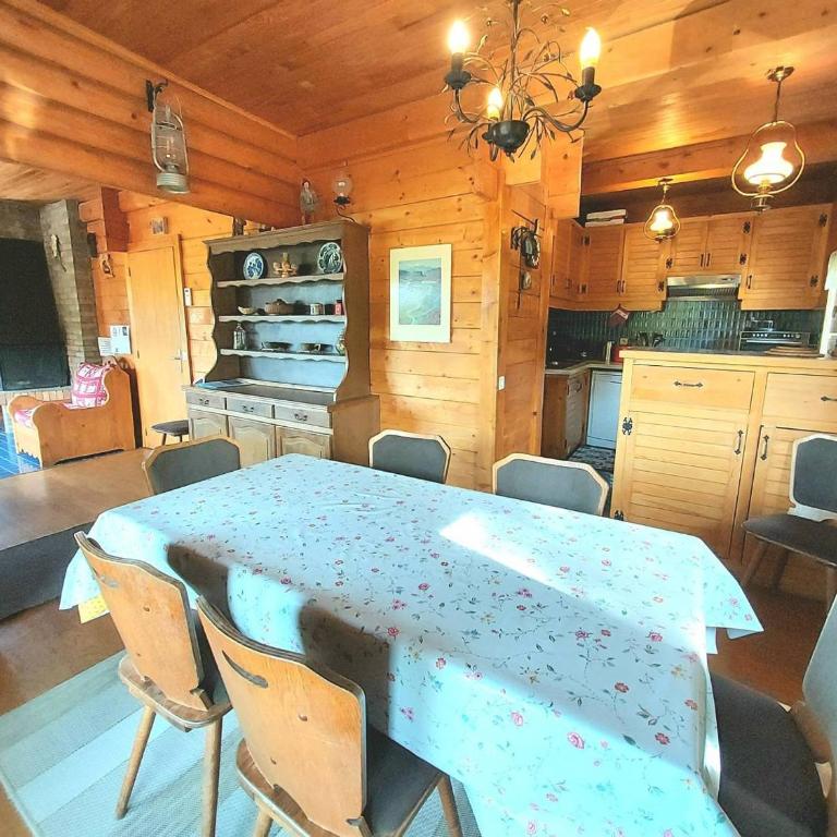 Chalet spacieux - 3 chambres, vue pistes, garage privé - Maison 3 Chambres - 1