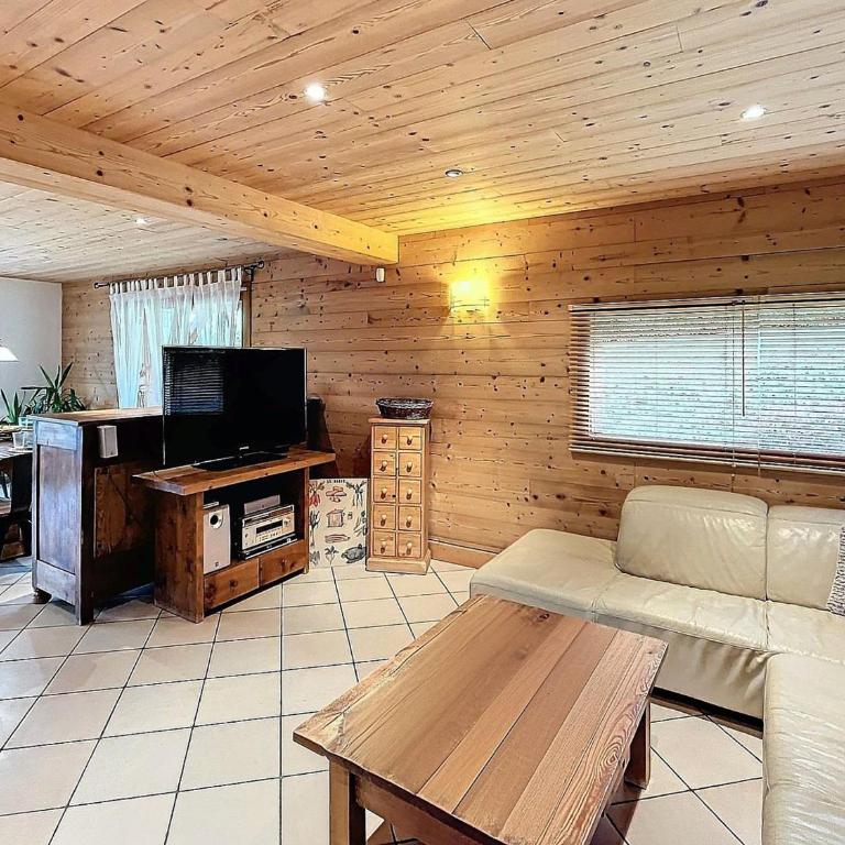 Chalet 4* chaleureux près des pistes avec parking et wifi pour 14 pers - Chalet 3 Chambres - 4