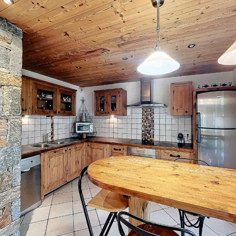 Chalet 4* chaleureux près des pistes avec parking et wifi pour 14 pers - Chalet 3 Chambres - 5