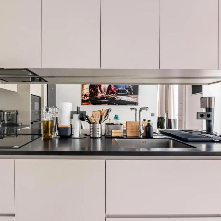 Appartement luxueux / historique proche bon marché - Appartement - 28