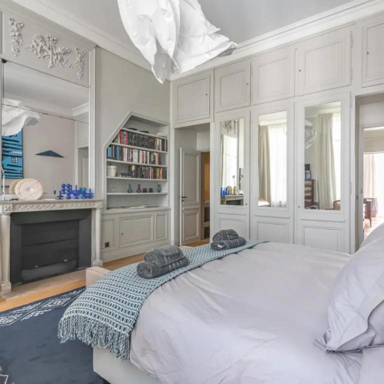 Appartement luxueux / historique proche bon marché - Appartement - 15