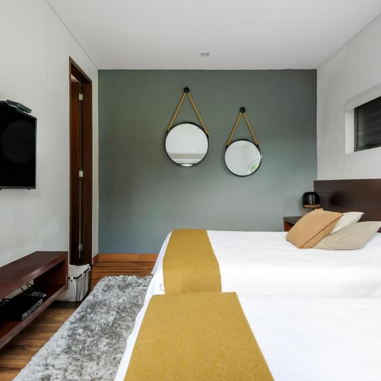 Casa Galo-Modern Retreat Overlooking Golf Course - Villa - 32