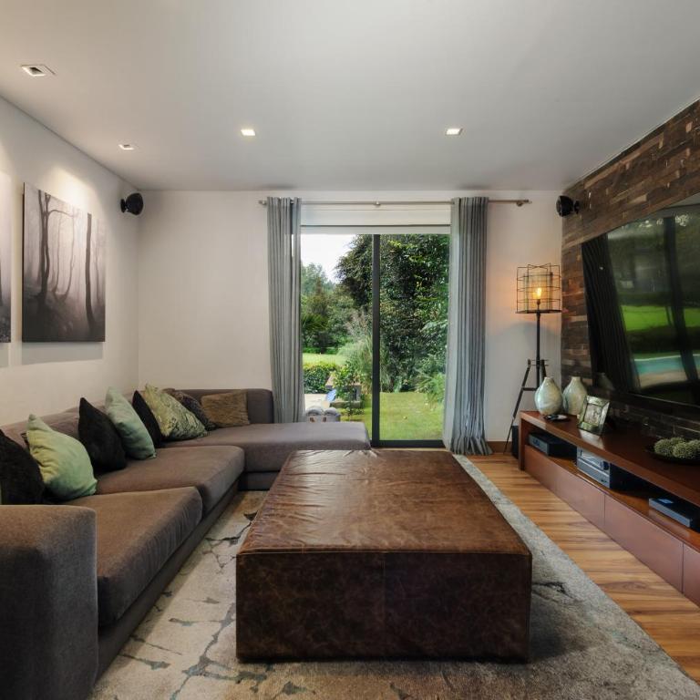 Casa Galo-Modern Retreat Overlooking Golf Course - Villa - 11