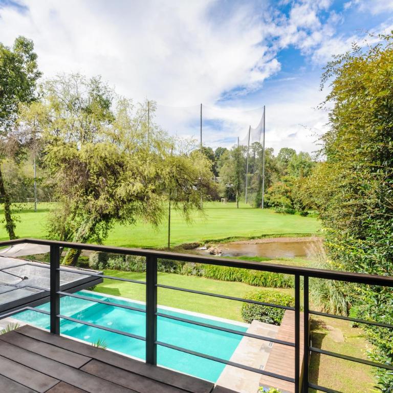 Casa Galo-Modern Retreat Overlooking Golf Course - Villa - 41