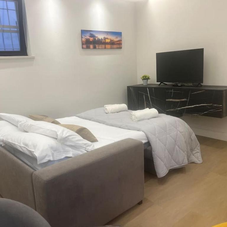 Castello Estense Luxury Apartment - Centro - Appartamento con 2 Camere da Letto - 19