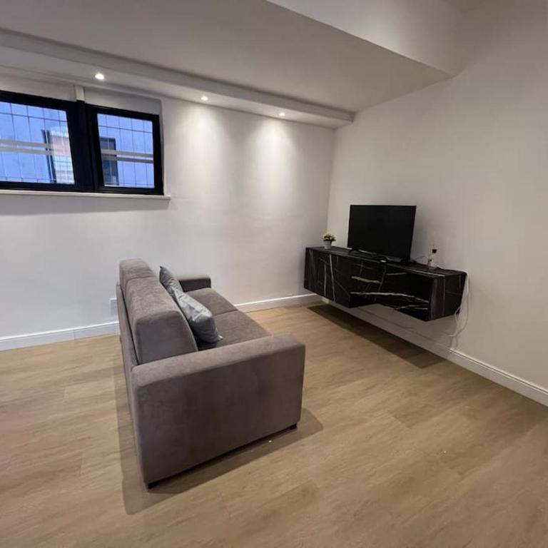 Castello Estense Luxury Apartment - Centro - Appartamento con 2 Camere da Letto - 8