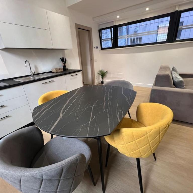 Castello Estense Luxury Apartment - Centro - Appartamento con 2 Camere da Letto - 14