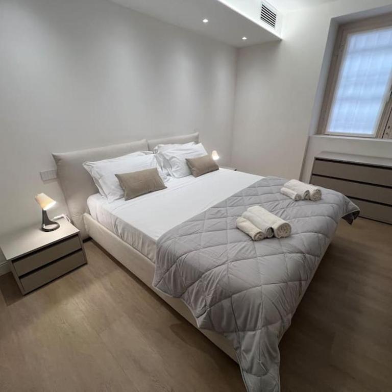 Castello Estense Luxury Apartment - Centro - Appartamento con 2 Camere da Letto - 17