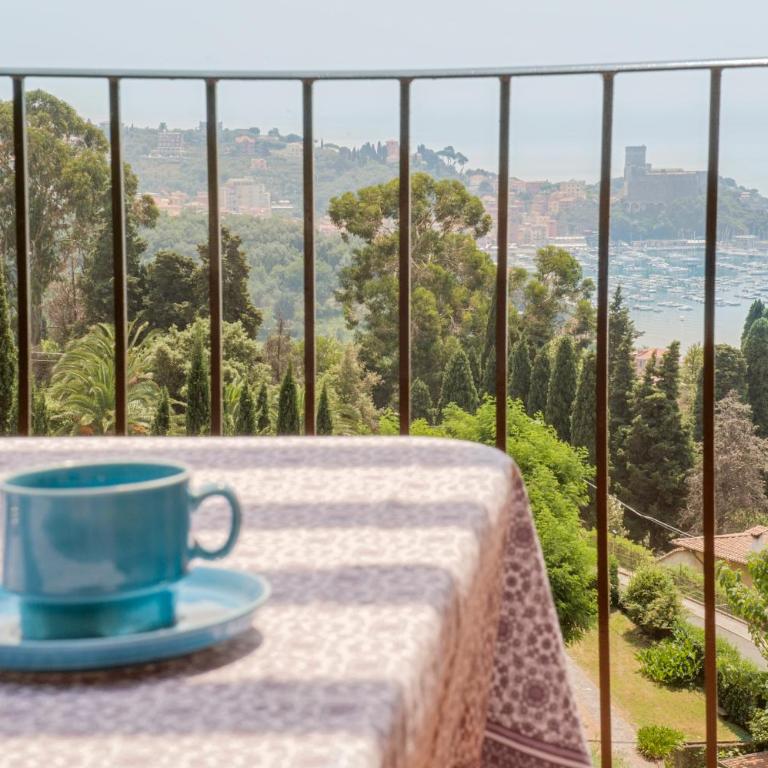 "Ulivi House" inside Le Agavi Private Park, shared Pool, Tennis, 2 AC BDR, 2BTH, parking next home and private garage in Lerici! Cooking Lesson and Wine Tasting - Casa con 2 Camere da Letto - 24