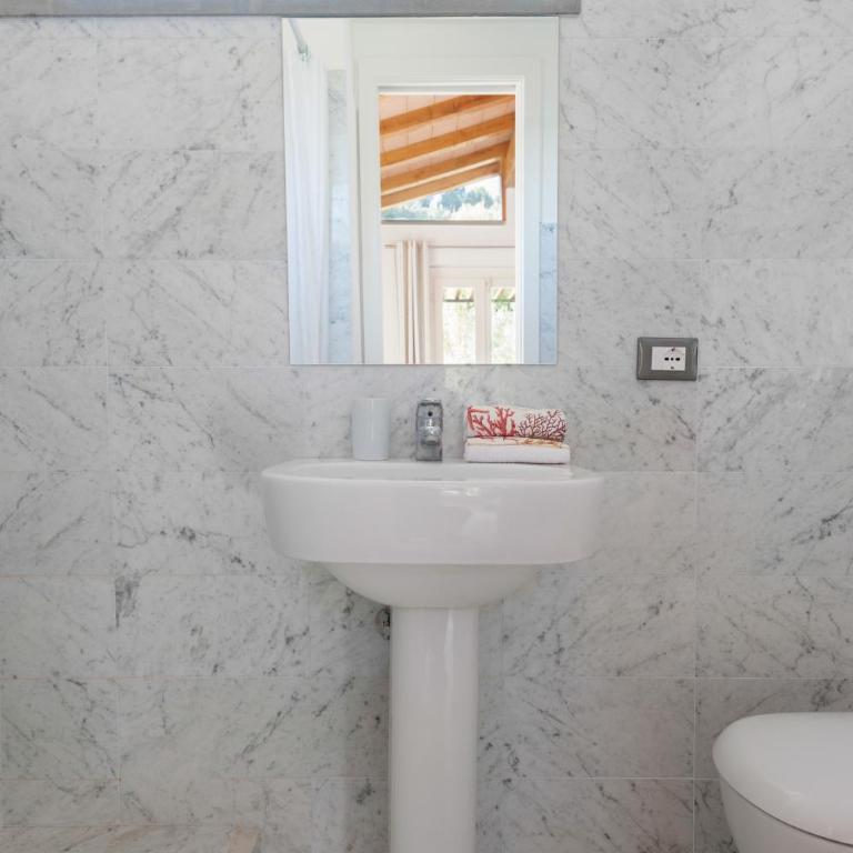 "Ulivi House" inside Le Agavi Private Park, shared Pool, Tennis, 2 AC BDR, 2BTH, parking next home and private garage in Lerici! Cooking Lesson and Wine Tasting - Casa con 2 Camere da Letto - 30