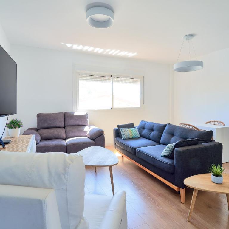 PENTHOUSE NEAR BEACH AND MALAGA TOWN also monthly hire and long term RENTAL CAR AVAILABLE - Casa de 3 dormitorios - 7