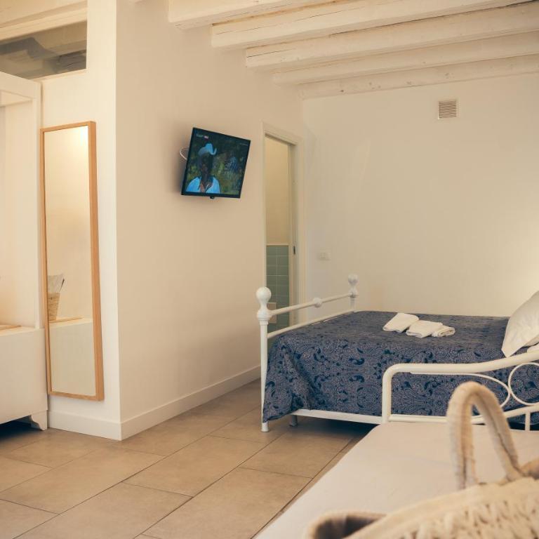 Boutique Hotel Molo Santa Lucia - Camera Matrimoniale/Doppia con Letti Singoli con Letto Supplementare - 2