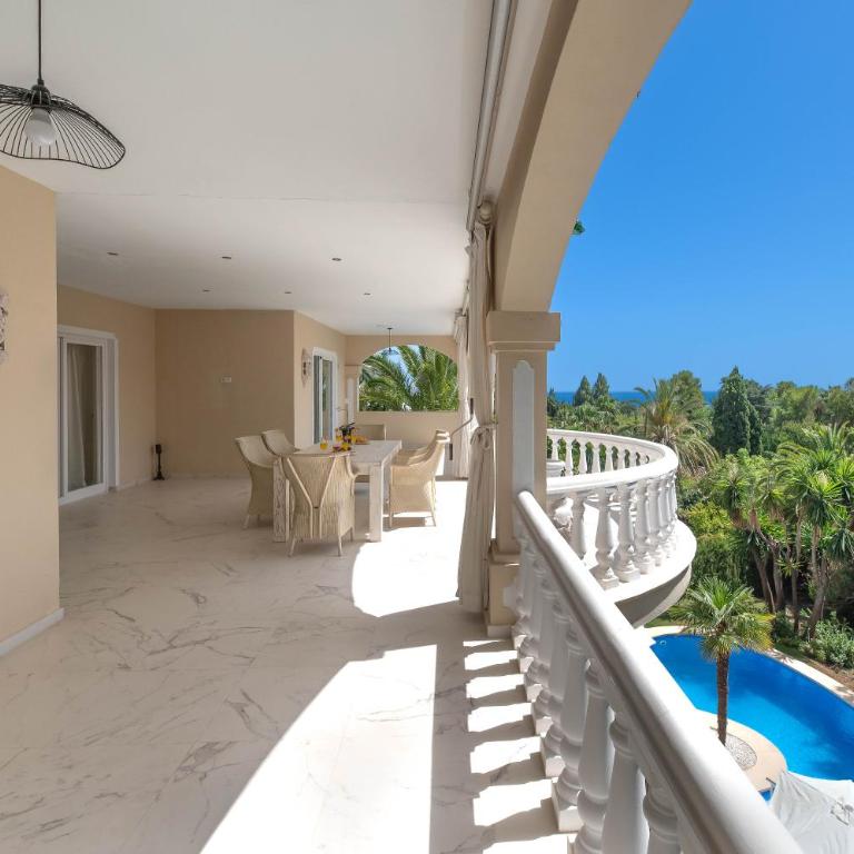 4 BDRM Andalusian Villa w Cinema & Sea Views - Villa con piscina privada - 9