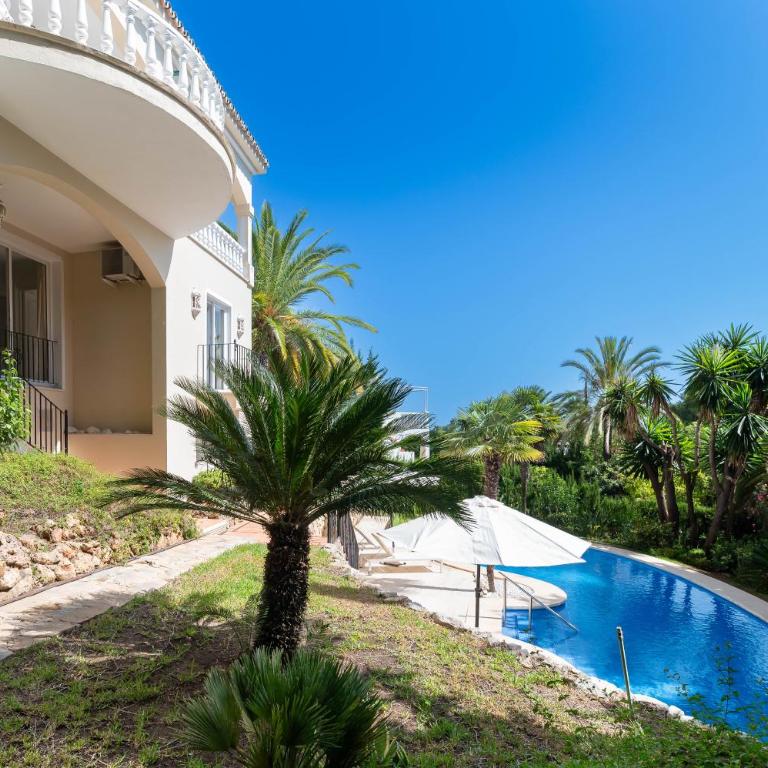 4 BDRM Andalusian Villa w Cinema & Sea Views - Villa con piscina privada - 43