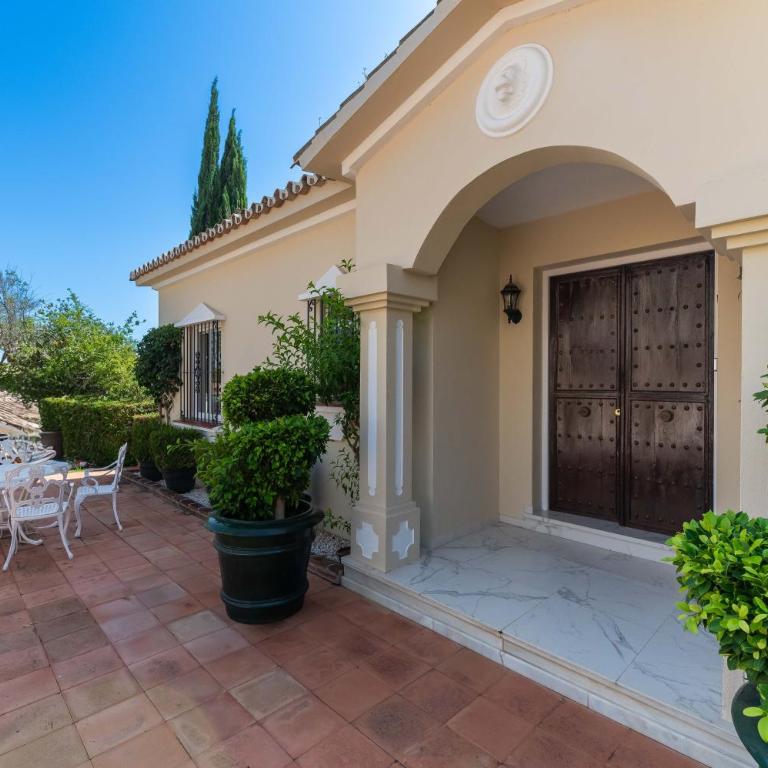 4 BDRM Andalusian Villa w Cinema & Sea Views - Villa con piscina privada - 44