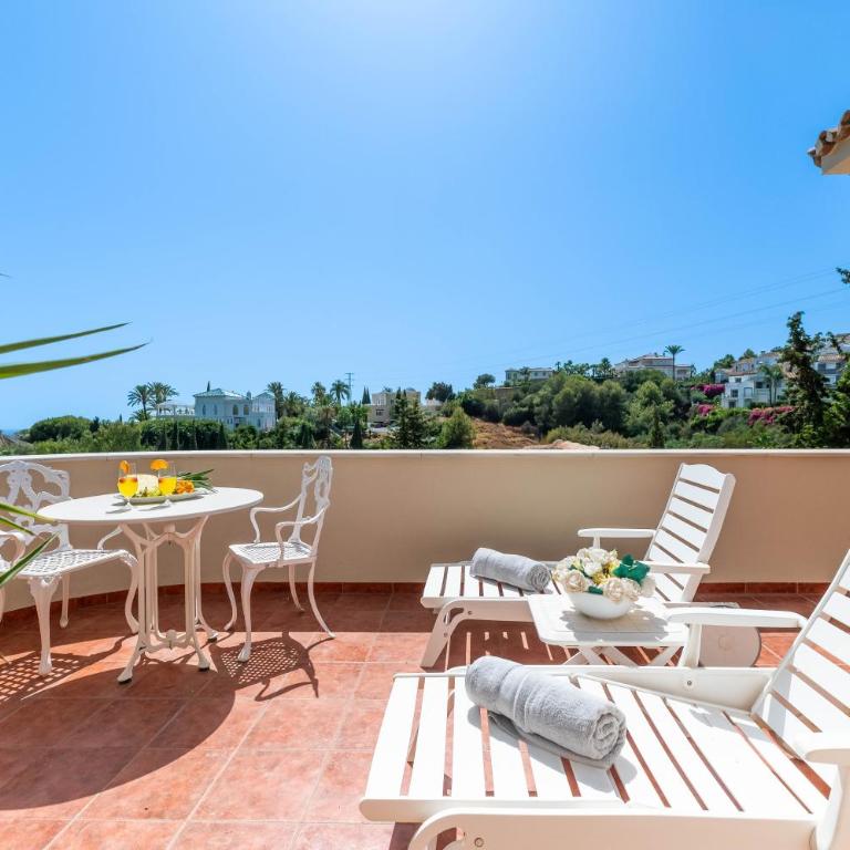 4 BDRM Andalusian Villa w Cinema & Sea Views - Villa con piscina privada - 26
