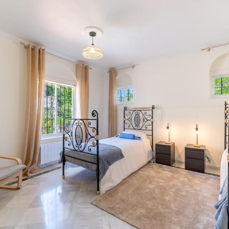 4 BDRM Andalusian Villa w Cinema & Sea Views - Villa con piscina privada - 34