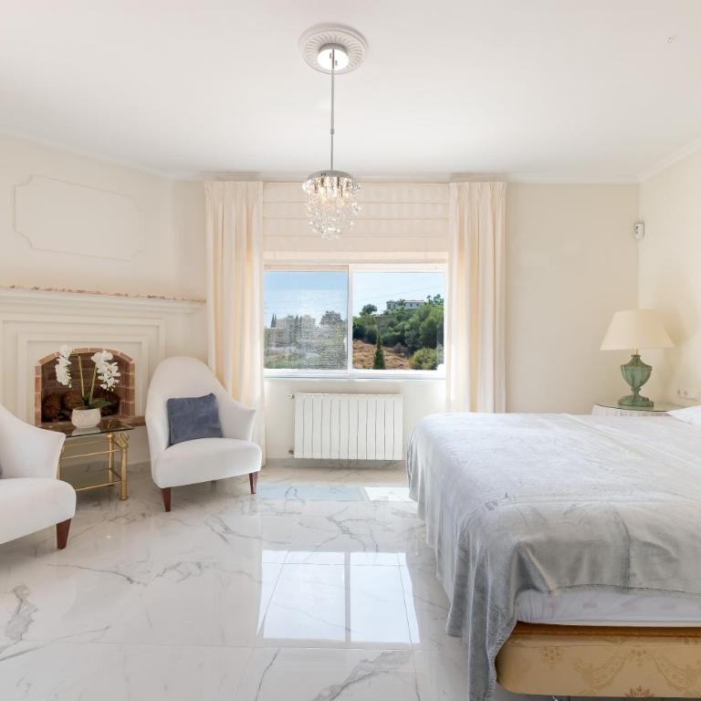 4 BDRM Andalusian Villa w Cinema & Sea Views - Villa con piscina privada - 27
