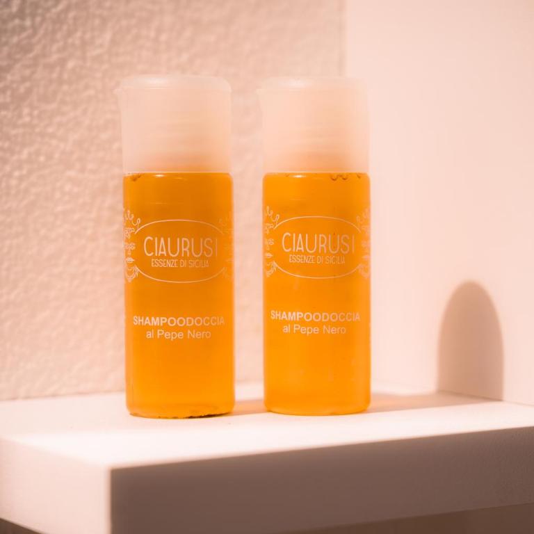 Boutique Hotel Molo Santa Lucia - Camera Matrimoniale/Doppia con Letti Singoli con Letto Supplementare - 4